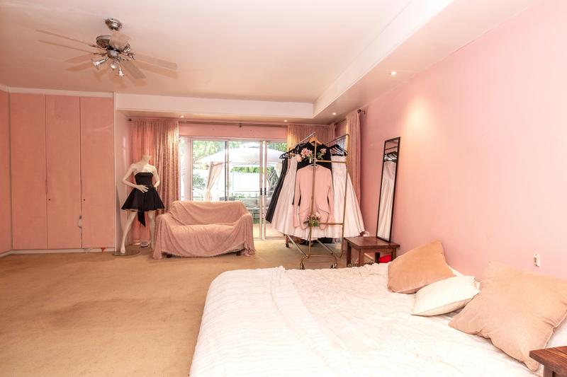 4 Bedroom Property for Sale in Constantia Western Cape